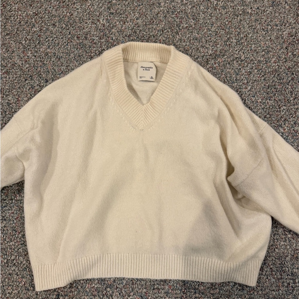 Abercrombie & Fitch Cream V-Neck Sweater